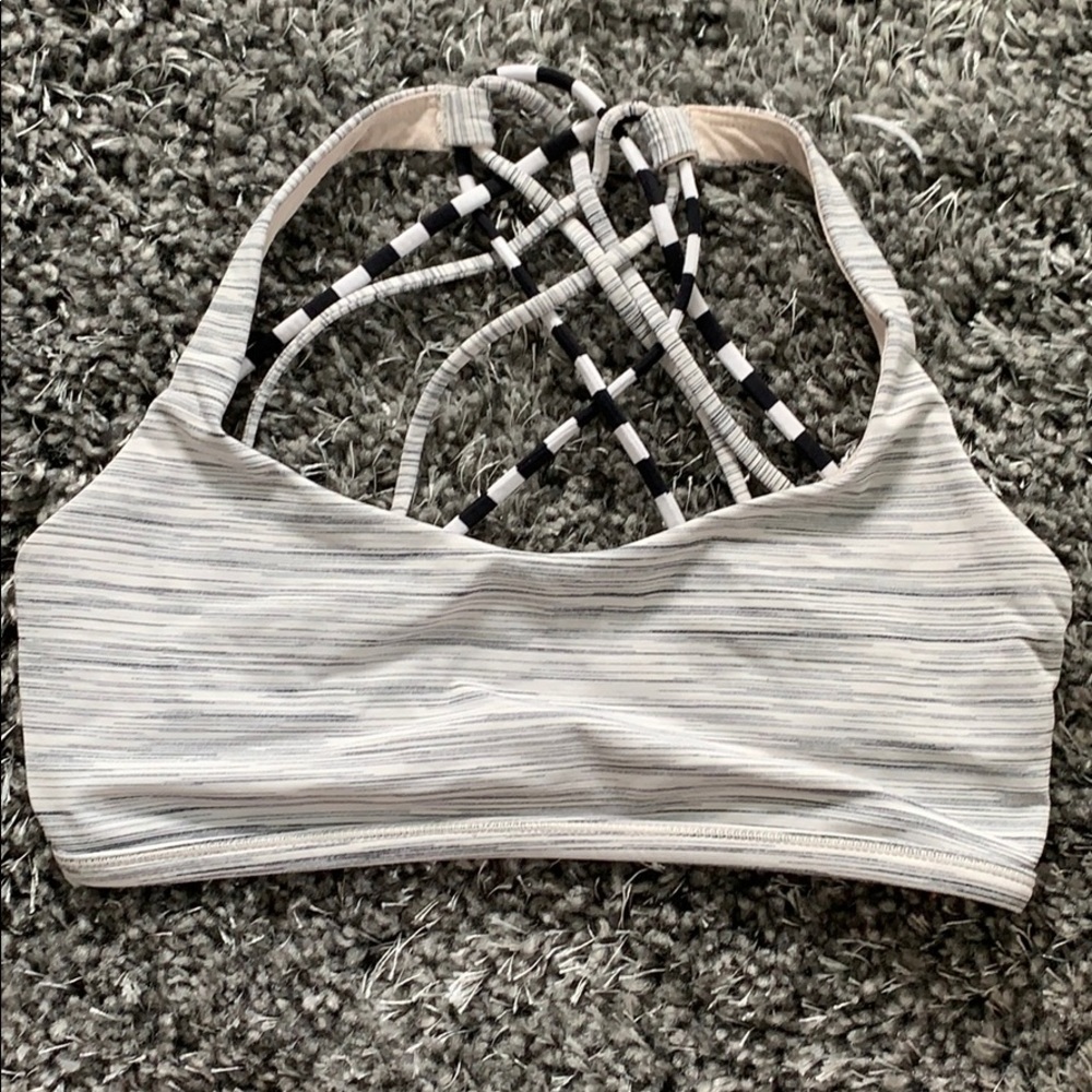 Lululemon free to be wild sports bra size 6